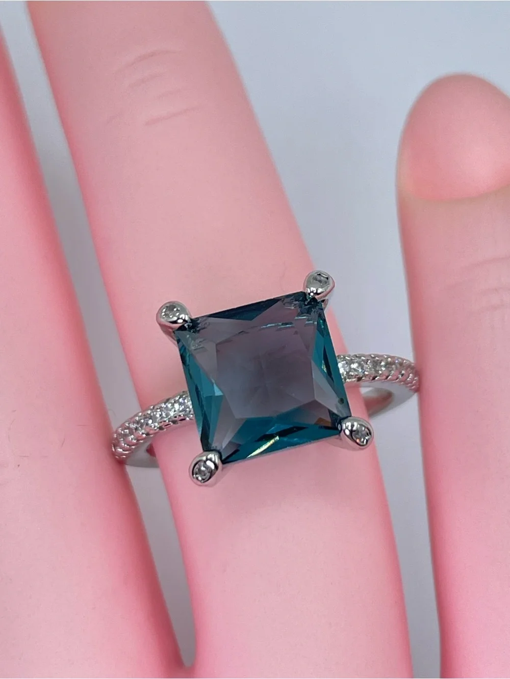 Swarovski Crystal Elements Teal Blue Princess Cut Solitaire Ring Sz 6